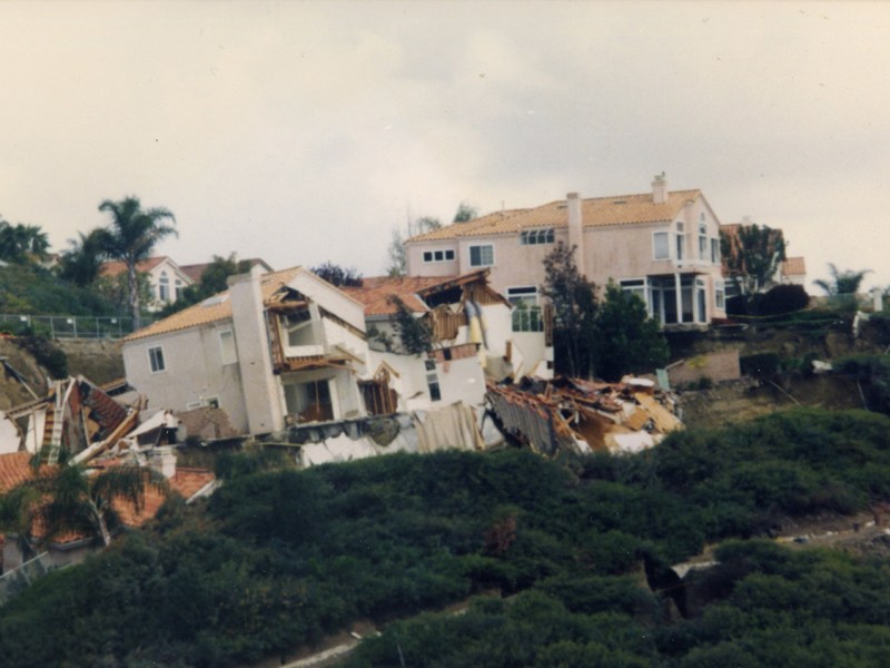 New Condos in Laguna Niguel Near 1998 Landslide Triggers Hard Debate Over the Hills